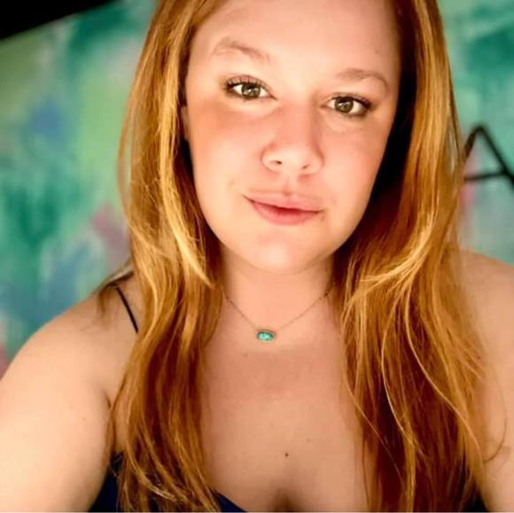 Meet your Posher, Tay - Picture 1 of 1